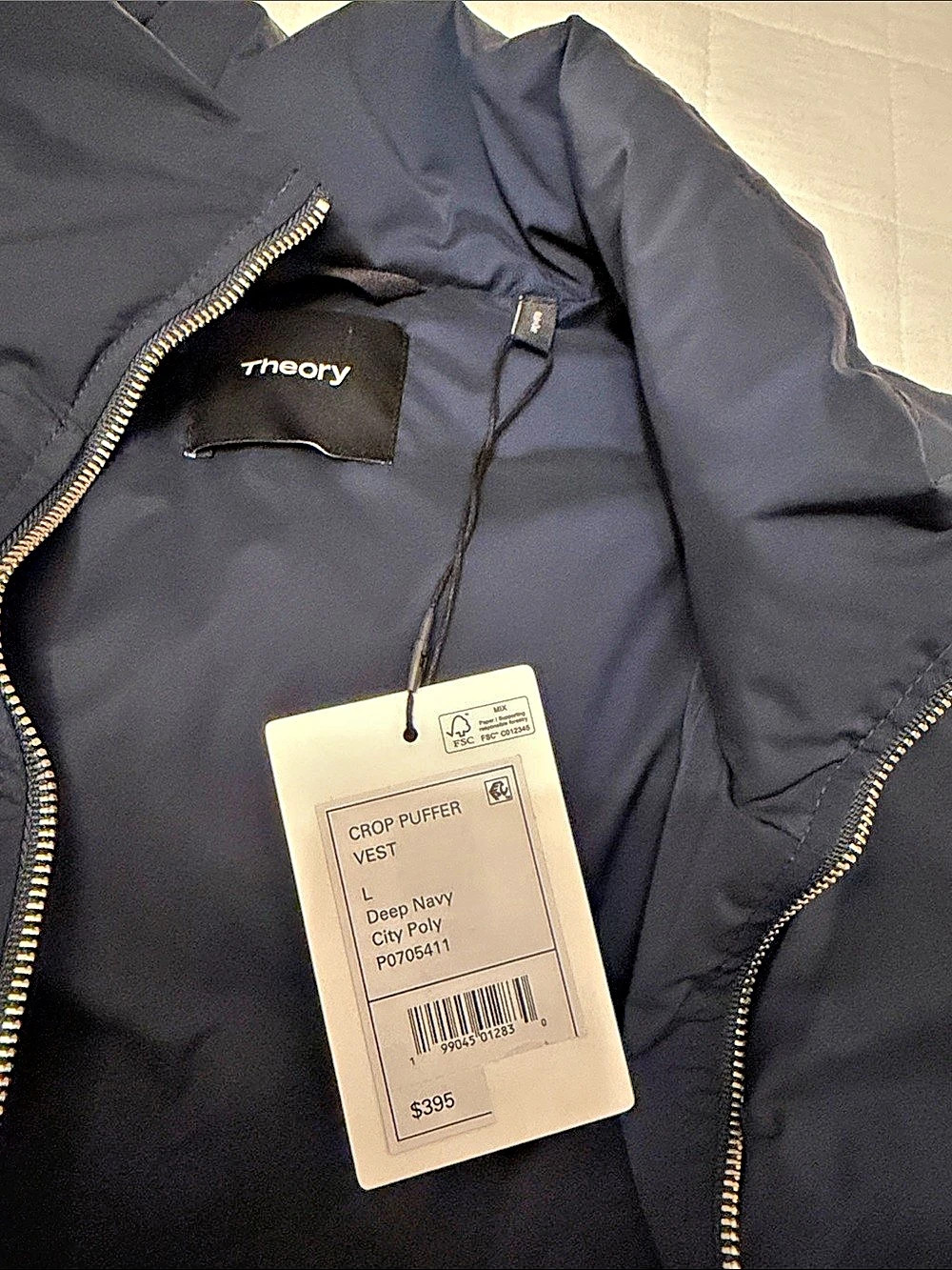 Theory Crop Puffer Vest in navy blue Size Large NWT
